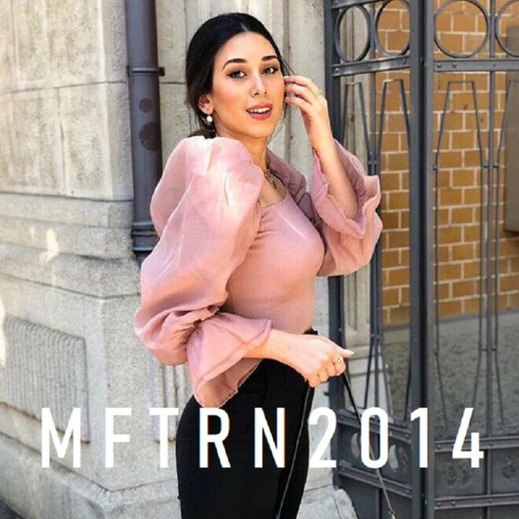 BLOGGER FAVE!!! ZARA Knit Top with Puff Sleeves* - Picture 2 of 16